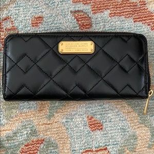 Never used, Marc Jacobs leather zip around wallet